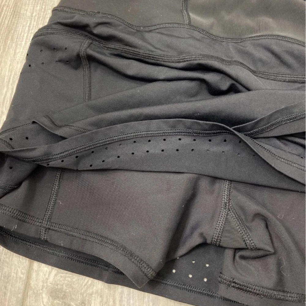 Athleta XS black lasercut Skort  ex condition - Picture 8 of 10